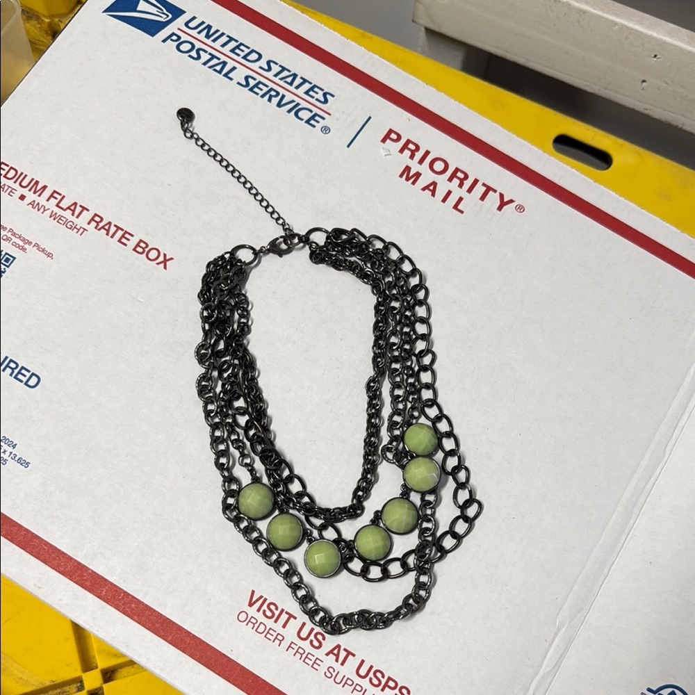 Elegant Black and Green Chain Necklace